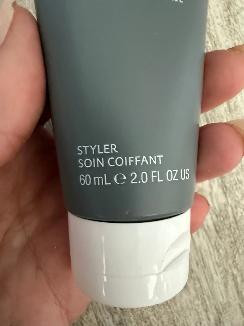 Living Proof Perfect Hair Day 5-in-1 Styling Treatment - Gray and White